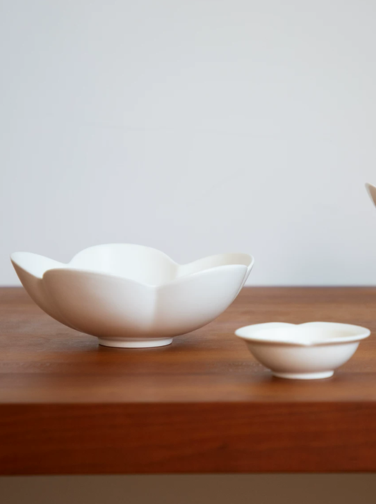 Moon Petal Matte Dining Set